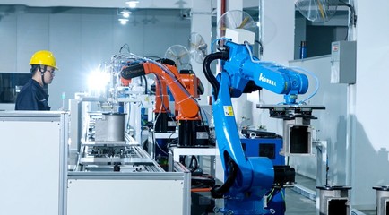 攻克行業(yè)卡脖子難題 華數(shù)機(jī)器人實(shí)現(xiàn)工業(yè)機(jī)器人制造的自主創(chuàng)新